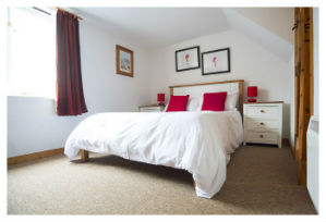 cheap self catering mousehole bedroom